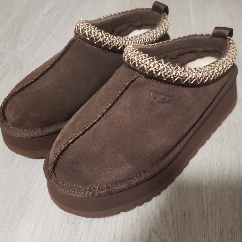 Ugg Platform Tazz Shoe NBW Size 7